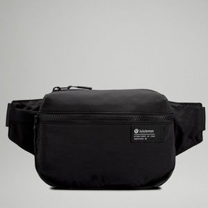 Lululemon Clean Lines Belt Bag 2L - Black NWT
